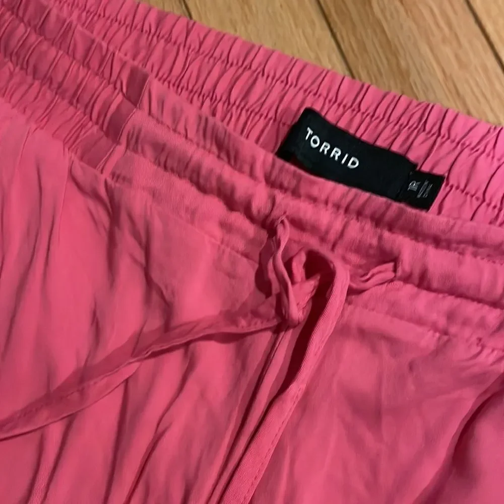 Torrid pink Flowy pants 🌸